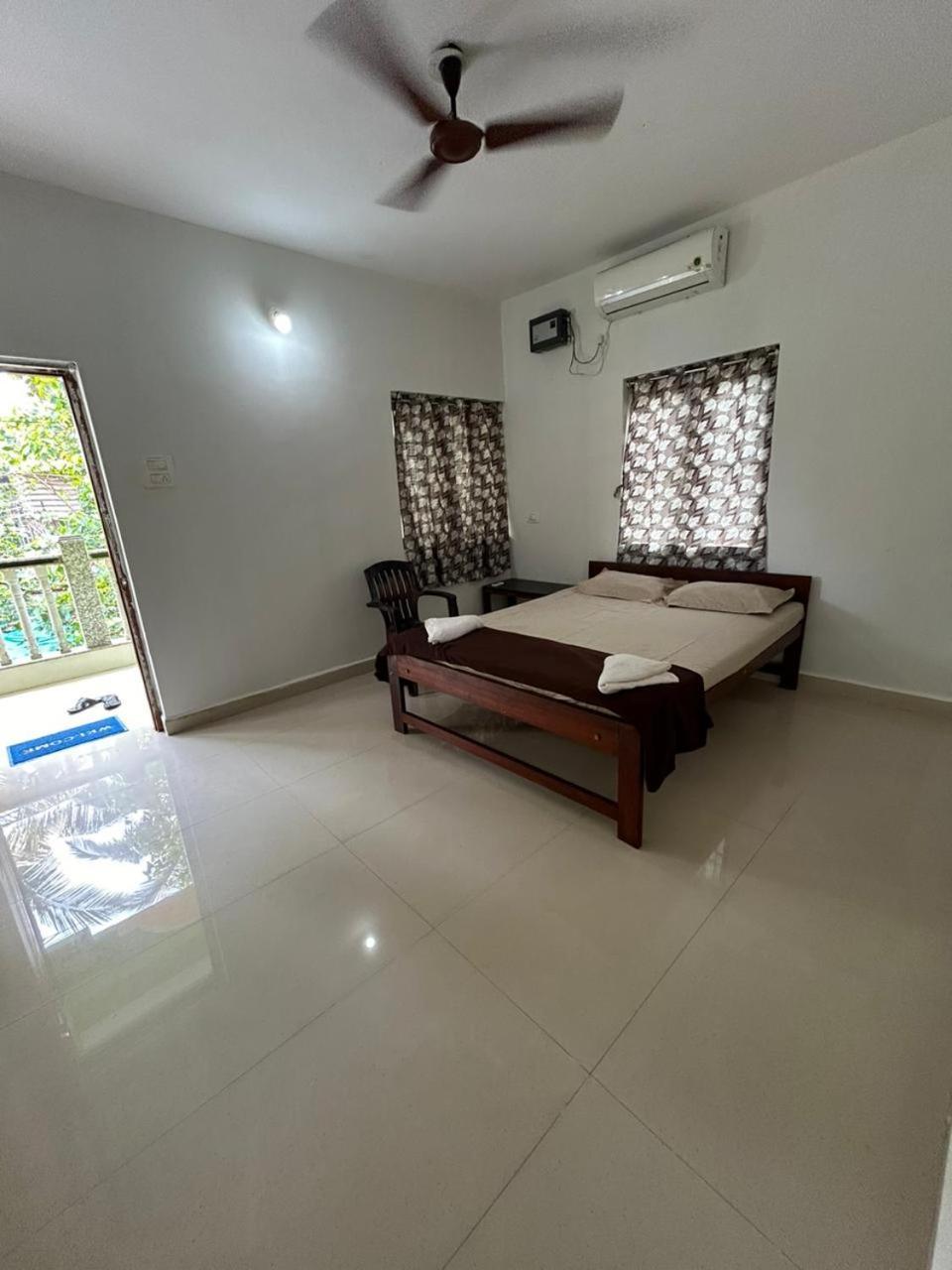 Hare Krishna Hotel Arambol Exterior photo